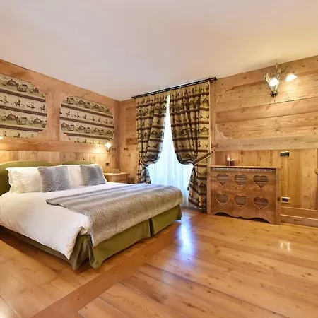 ラ ルージャ ホテル シャンポルク